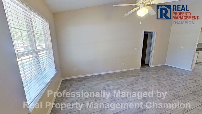 Photo - 3 BD/2BA Home with Fenced Back Yard in Azalea Trace - Students Welcome