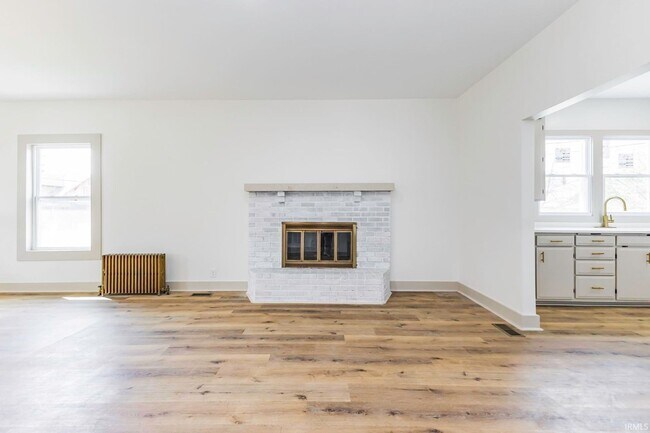 400 E Highland Ave Unit 1