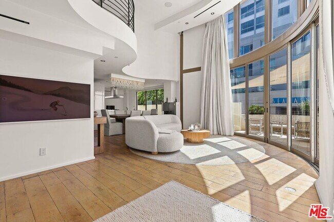 Photo - 1719 Appian Wy Unit 5