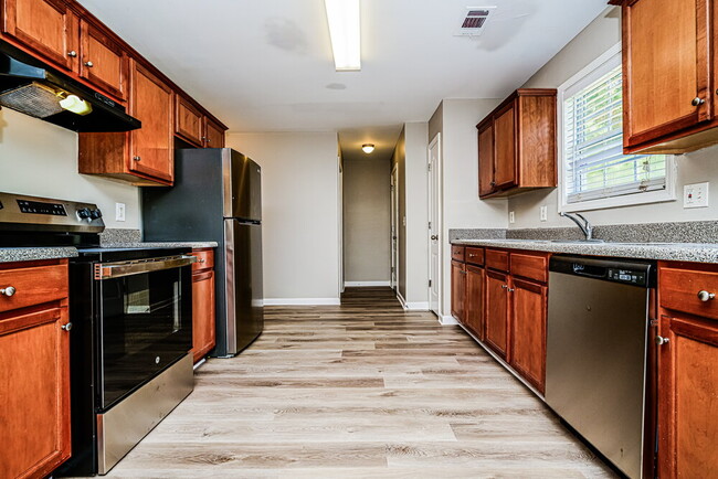 Photo - 5792 Castlebrook Dr