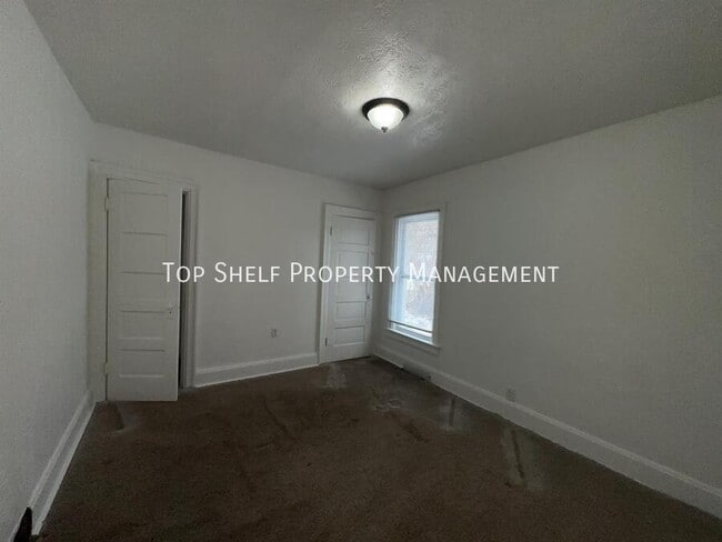 Photo - 1404 Clark St