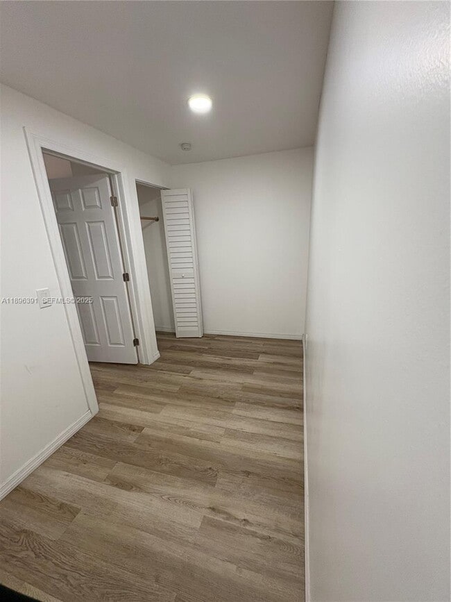 Photo - 650 SW 28th Terrace Unit B