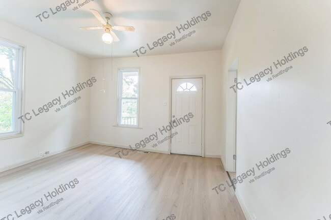 Photo - 907 Floral Ave