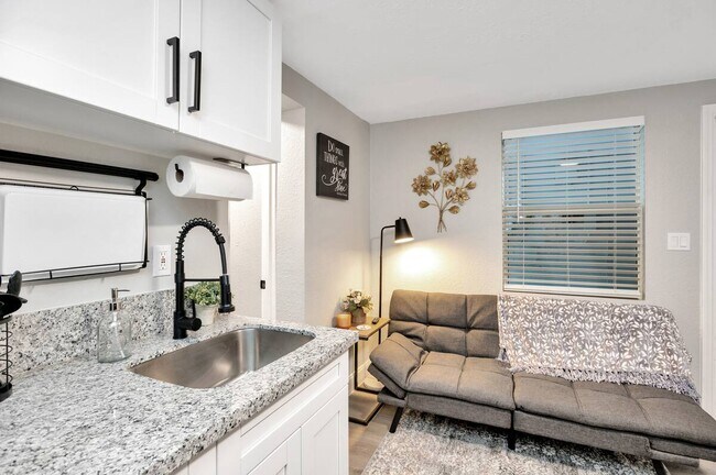 Photo - 1235 Grove St Unit 3