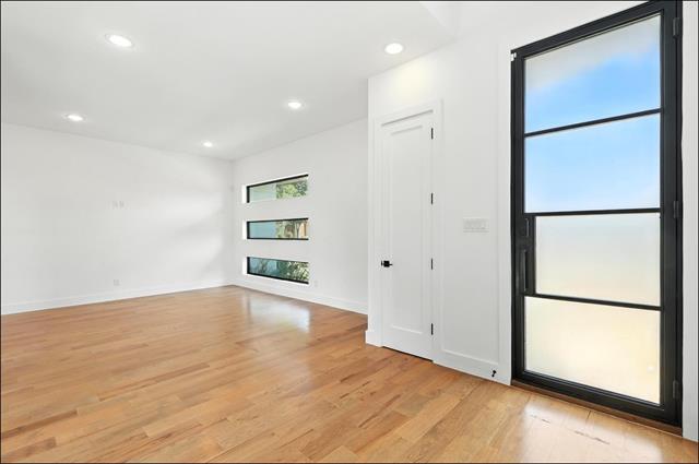 Photo - 3523 N Versailles Ave
