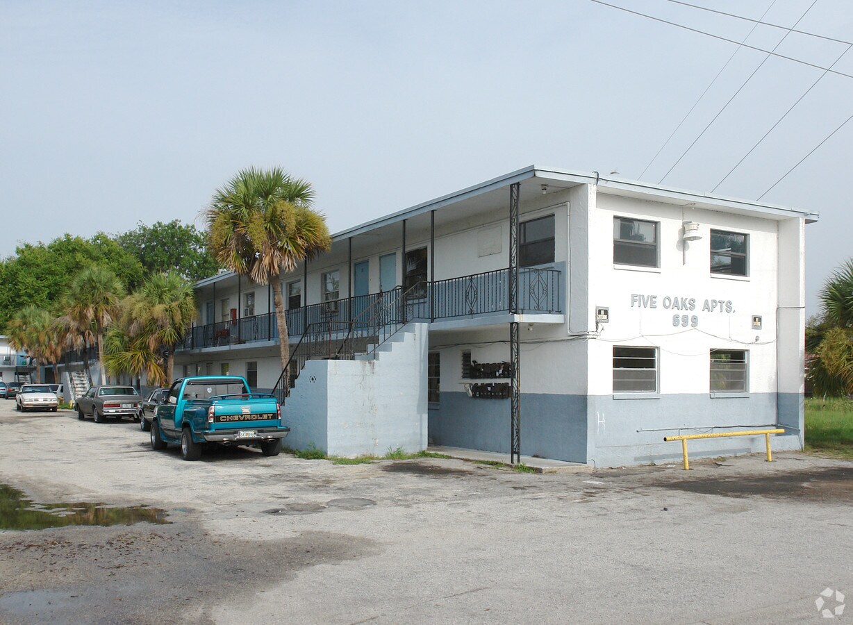 Five Oaks Apartments - Five Oaks Apartments