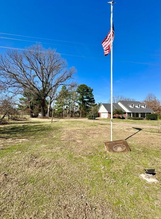 Photo - Tour Today! 3/2/2 On 1 Acre in Brownsboro!