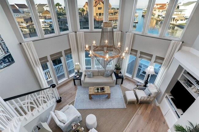 Building Photo - 1834 Tiki Dr