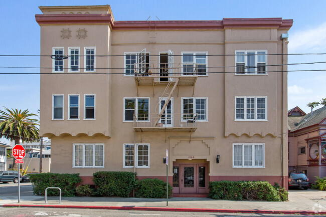 Building Photo - 1942 Channing Way Rental