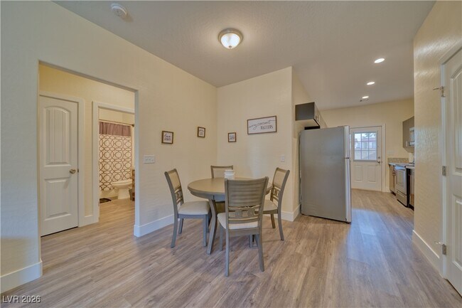 Photo - 1100 S Nail Crk Ct