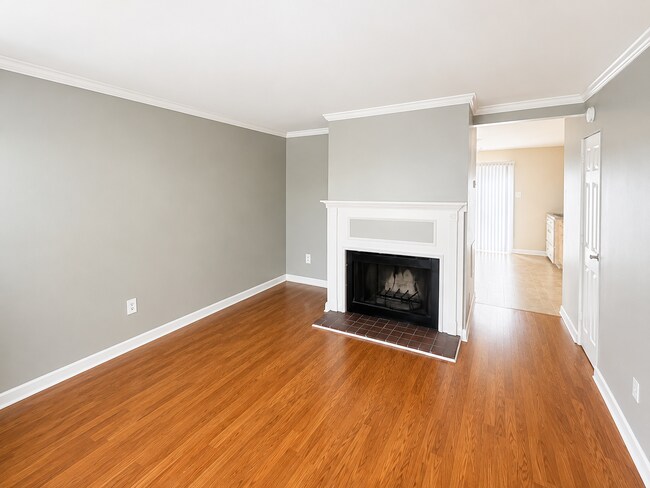 Photo - 1827 Charles Ct
