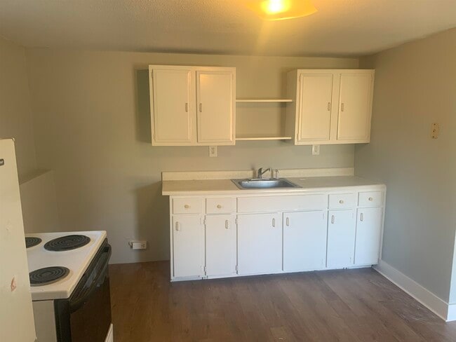 Building Photo - 14 Preble St