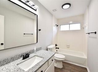 Photo - 16918 Blend Stone