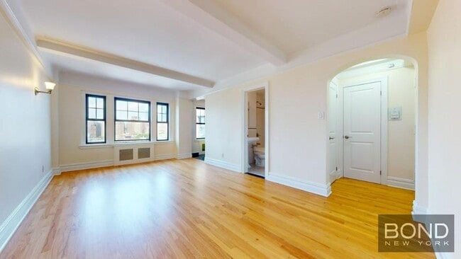 Building Photo - 95 Christopher St Unit 11C Rental