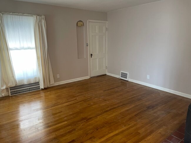 Photo - 4361 W 58th St