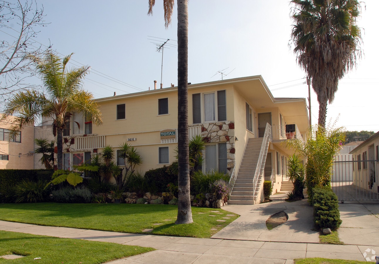 Foto principal - 1416 S Hayworth Ave