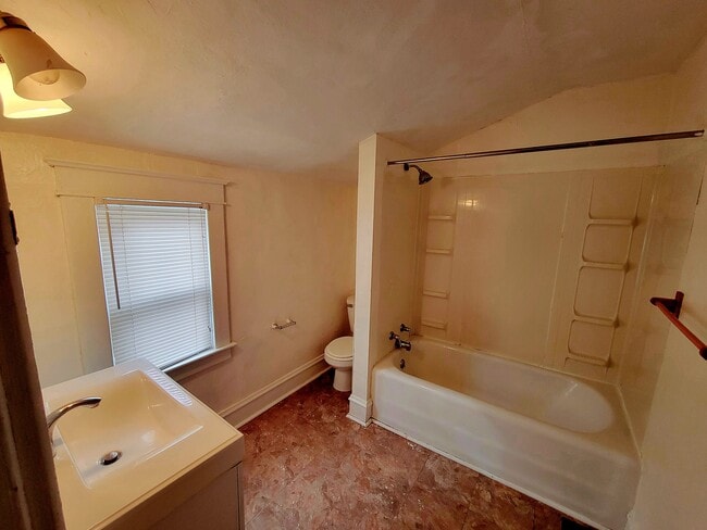 Photo - 430 W Clinton St Unit A