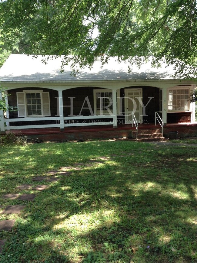 Photo - 513 LaPorte St SE