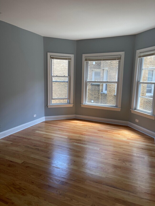 1644 W Pratt Blvd Unit TWO BEDROOM - UNIT 3F