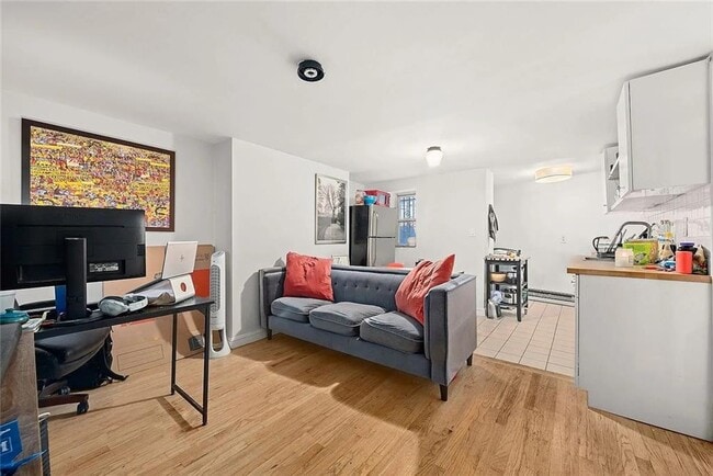 Building Photo - 42 Clermont Ave Unit 1