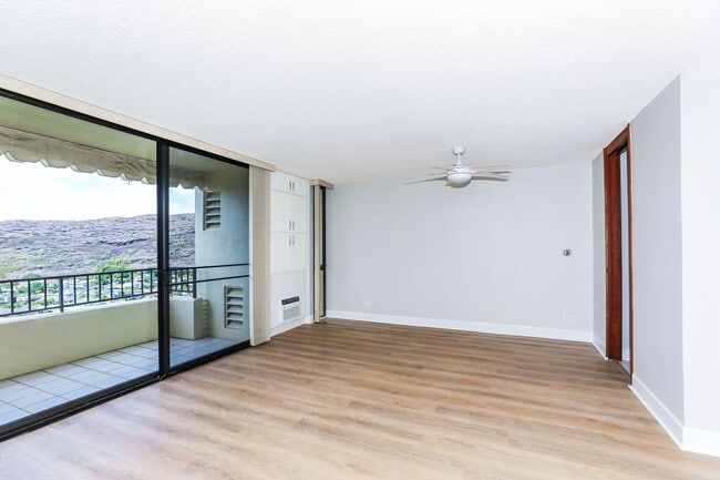 Photo - Naniwa Gardens - 1 bdrm/1 bath/1 covered p...