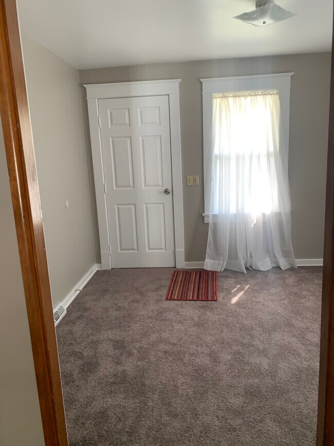260 S Meridian Rd Rental For Rent in Youngstown, OH