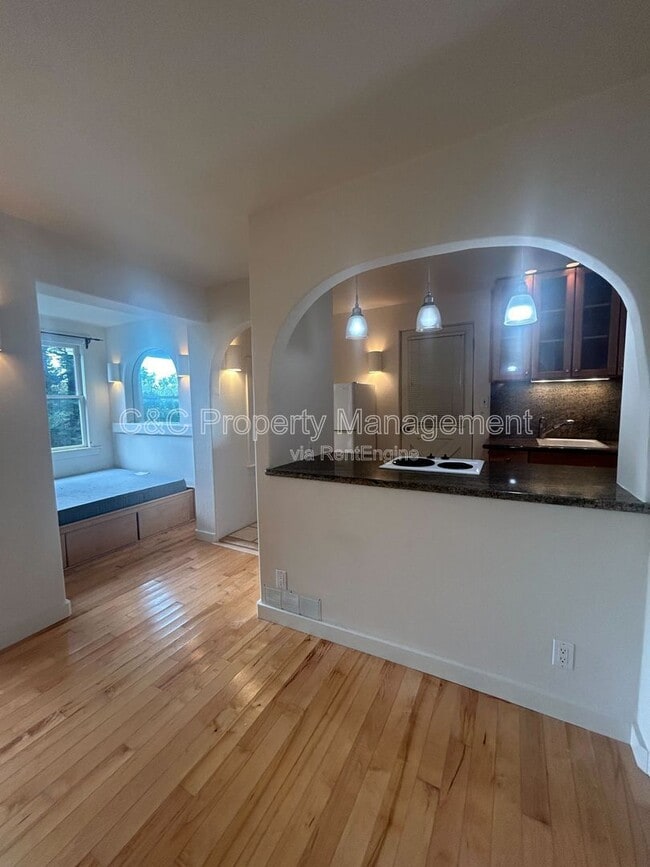 Photo - 1194 Sterling Ave