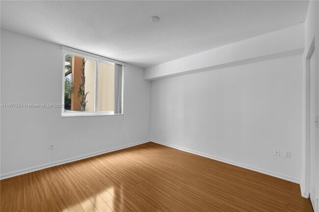 Photo - 18800 NE 29th Ave