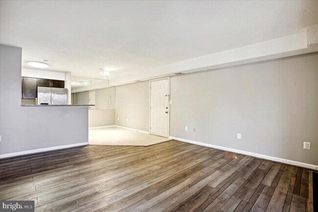 Photo - 6939 Mary Caroline Cir Unidad E