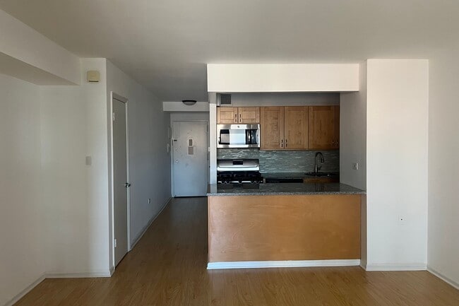 Photo - 222 W 14th St