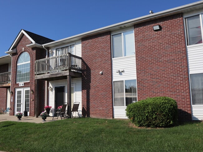 Photo - Madison Court Apartments