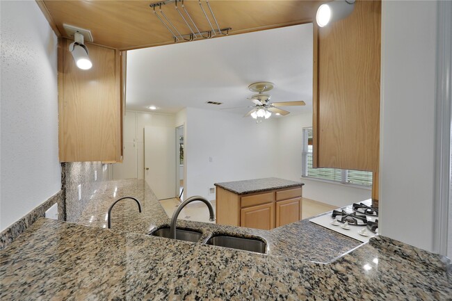 Building Photo - 1930 Brimberry St