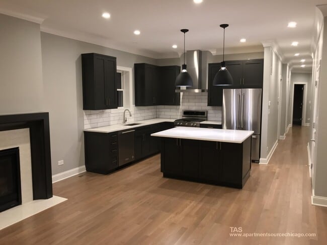 Photo - 2319 N Southport Ave Unit 1