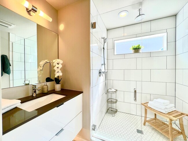 1005 E Roy St Unit SI FL4-ID1035934P