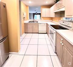 Building Photo - 9806 NW 1st Manor Rental
