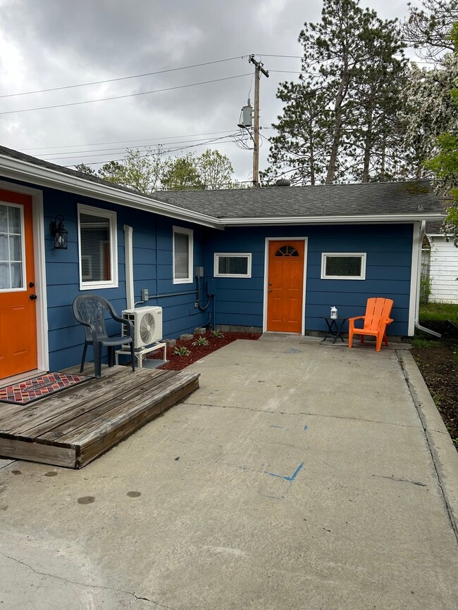 Photo - 1006 Irvine Ave NW