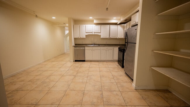 355 Pearl St Unit 3