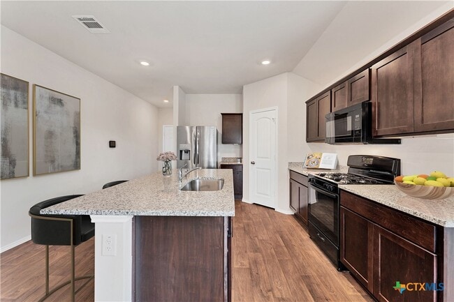 Photo - 140 Oak Meadows