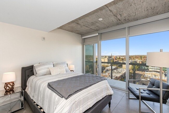 Photo - 201 E Washington St