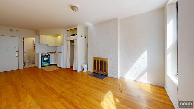 Building Photo - 239 E 24th St Unit 8 Rental