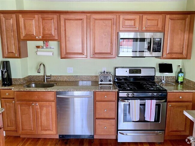 Building Photo - 14 Rockland Pl Unit #2 Rental