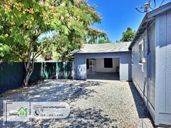 Photo - 1824 Heller Ln