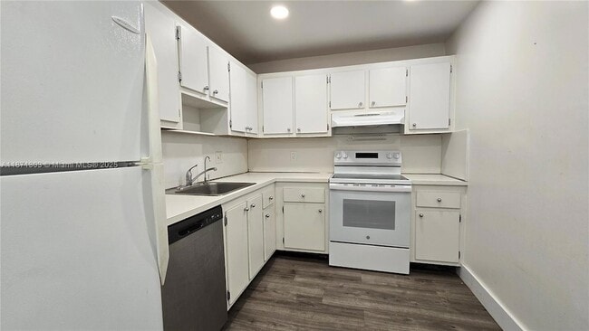 Photo - 1300 NE Miami Gardens Dr Unit 517E
