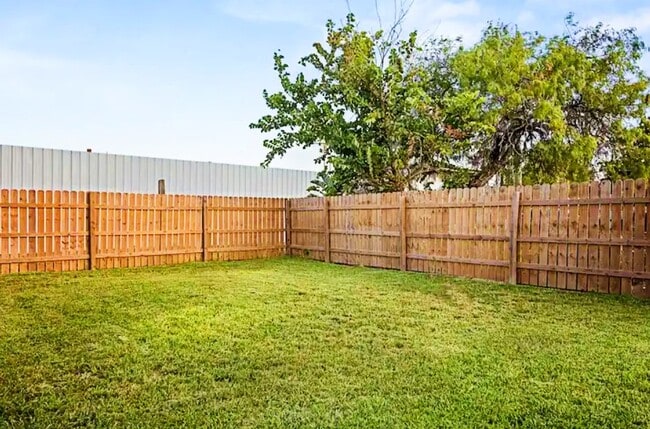 Photo - 316 E Monroe St