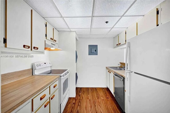 Photo - 7601 E Treasure Dr Unit 2222