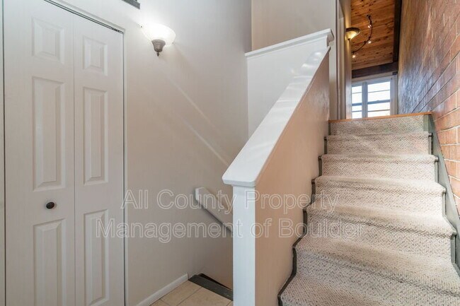 Photo - 4887 Old Post Cir