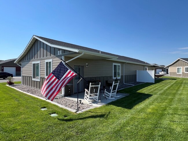 Single level back patio