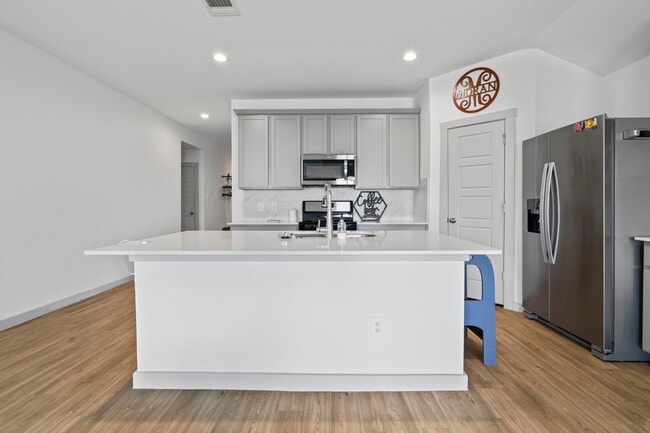Photo - 302 Dusty Bridle Ln