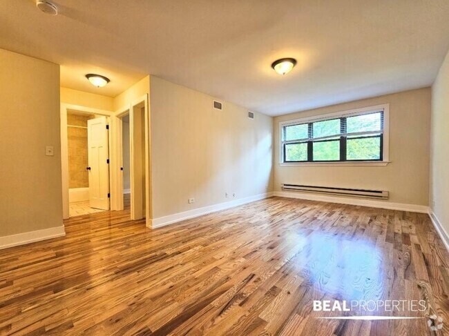 Building Photo - 1 bedroom in CHICAGO IL 60614 Unit 502 Rental