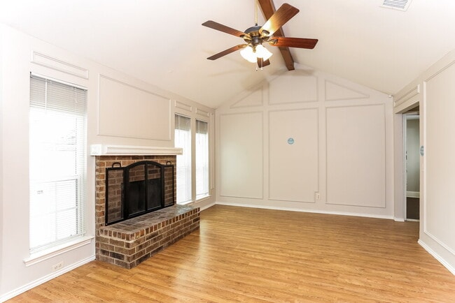 Photo - 704 Brookhaven Dr